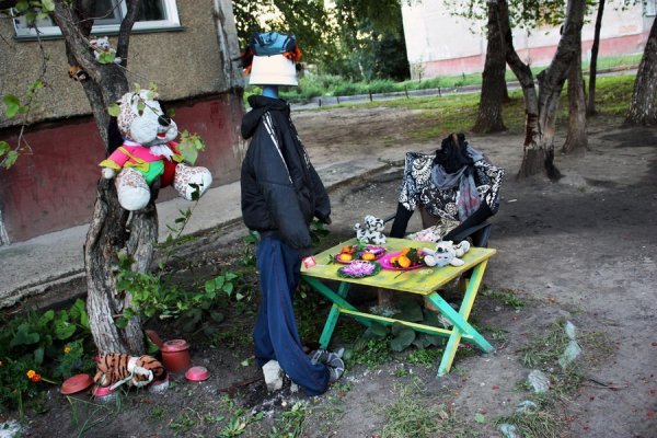 Шедевры малых архитектурных форм в наших дворах (22 фото) Шедевры малых архитектурных форм в наших дворах (22 фото)