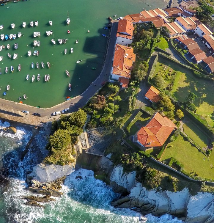 Панорамные снимки с высоты птичьего полета, сделанные дроном Панорамные снимки с высоты птичьего полета, сделанные дроном