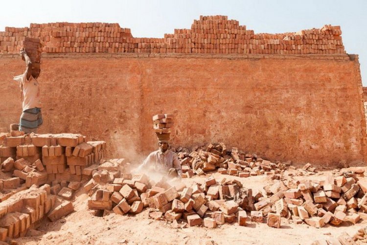 Производство кирпича в Бангладеш Производство кирпича в Бангладеш