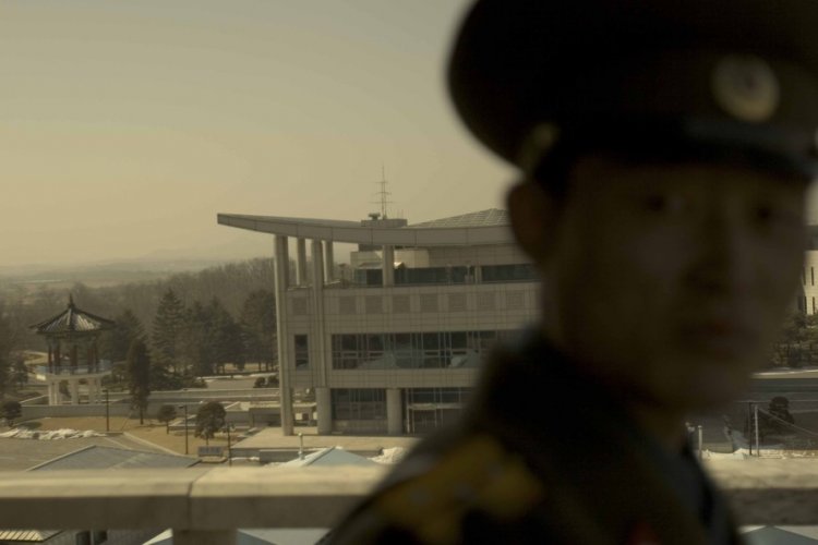 Снимки из Северной Кореи которые сфотографированы и вывезены из страны тайно Снимки из Северной Кореи которые сфотографированы и вывезены из страны тайно