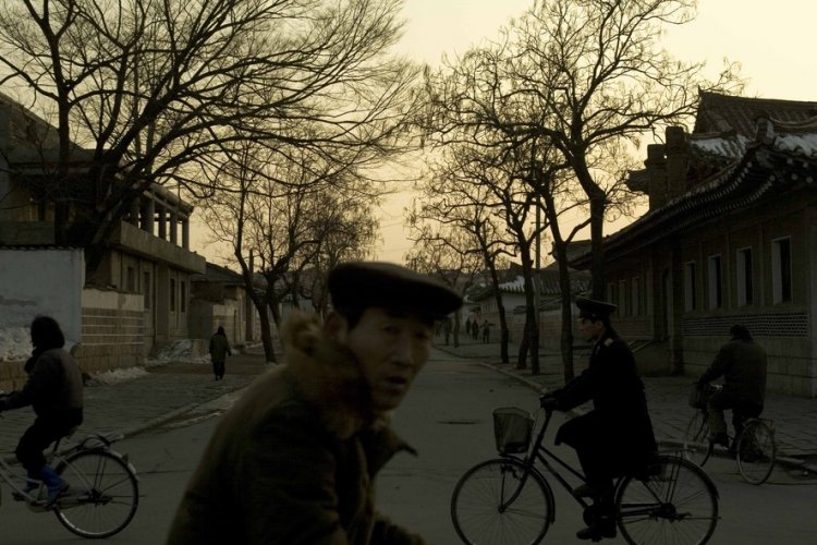 Снимки из Северной Кореи которые сфотографированы и вывезены из страны тайно Снимки из Северной Кореи которые сфотографированы и вывезены из страны тайно