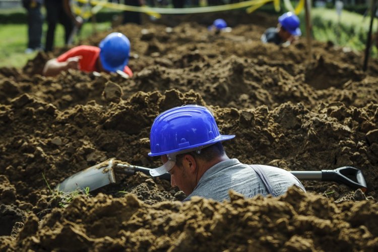 Конкурс могильщиков в Венгрии Конкурс могильщиков в Венгрии