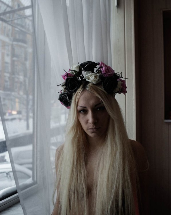 Активистки Femen в фотопроекте «Новые амазонки» Активистки Femen в фотопроекте «Новые амазонки»