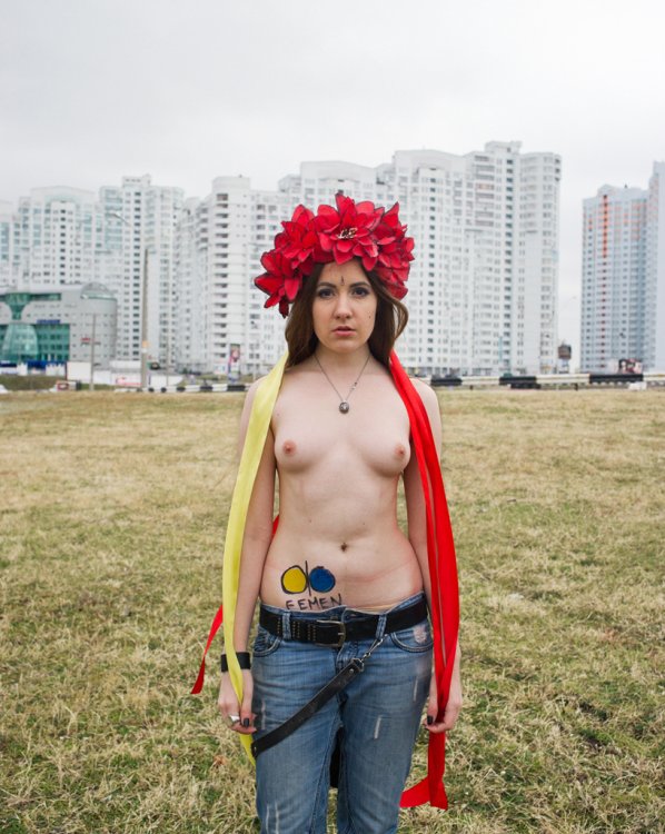 Активистки Femen в фотопроекте «Новые амазонки» Активистки Femen в фотопроекте «Новые амазонки»