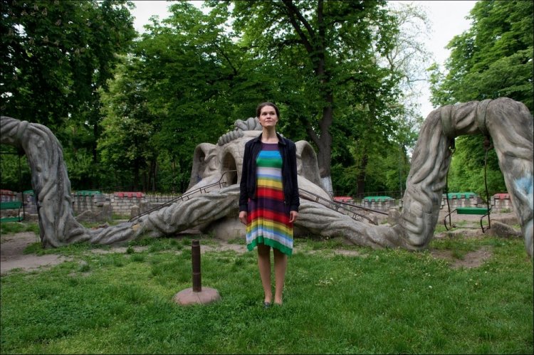 Украинцы на детских площадках в фотопроекте «Майданчик» Украинцы на детских площадках в фотопроекте «Майданчик»
