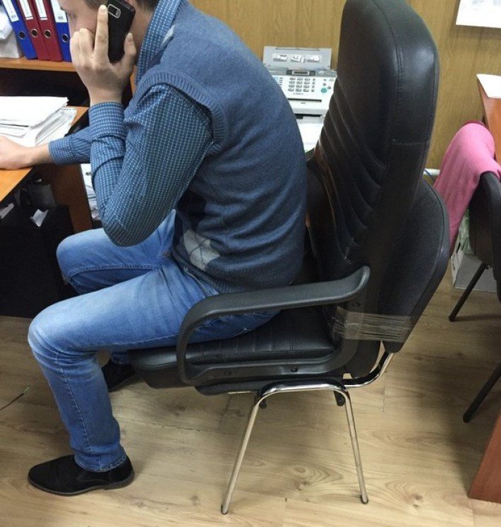 "Тяжелые" будни офисного планктона (фото) "Тяжелые" будни офисного планктона (фото)