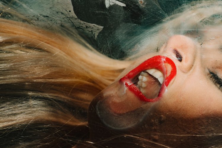 Интимные отношения девушек с городом в фотокниге «Трахая Нью-Йорк» Интимные отношения девушек с городом в фотокниге «Трахая Нью-Йорк»