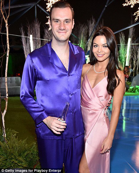 Ежегодная вечеринка в особняке Playboy Ежегодная вечеринка в особняке Playboy