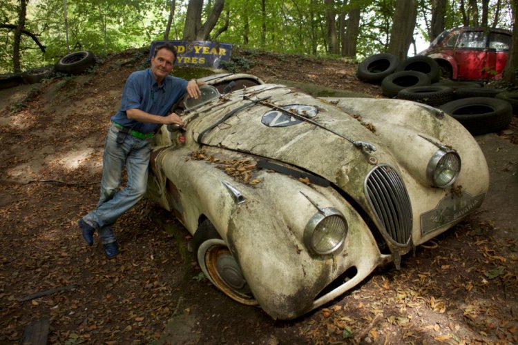 50 старинных автомобилей в лесу 50 старинных автомобилей в лесу