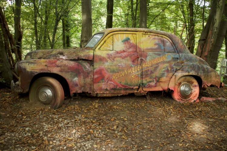 50 старинных автомобилей в лесу 50 старинных автомобилей в лесу