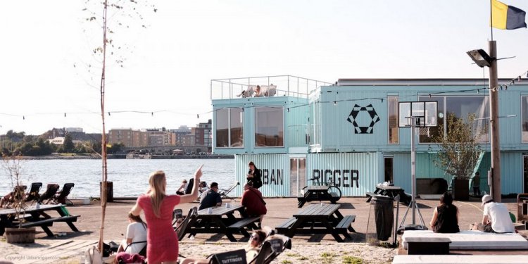 Плавающие общежития из морских контейнеров для датских студентов Плавающие общежития из морских контейнеров для датских студентов