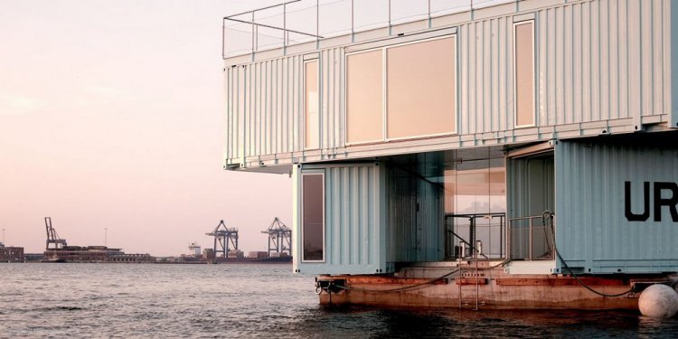 Плавающие общежития из морских контейнеров для датских студентов Плавающие общежития из морских контейнеров для датских студентов