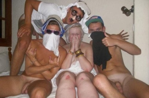 Как англичане на курортах отдыхали (18+) Как англичане на курортах отдыхали (18+)