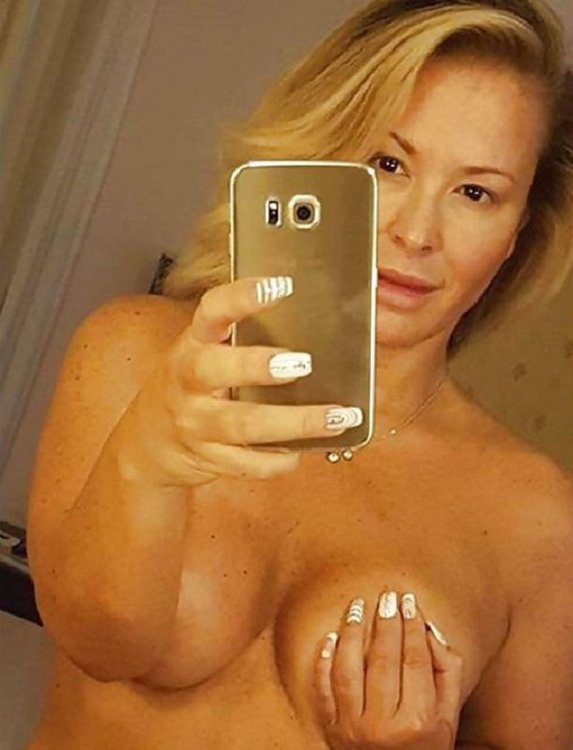 Анастейша в открытой фотосессии показала результаты борьбы с раком (фото) 18+ Анастейша в открытой фотосессии показала результаты борьбы с раком (фото) 18+