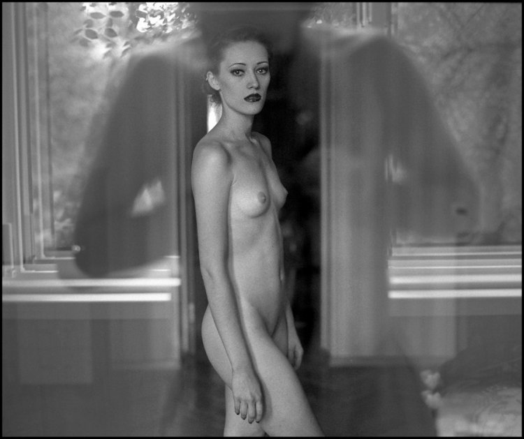 Чувственные фотографии обнаженных девушек Эжена Рено Чувственные фотографии обнаженных девушек Эжена Рено