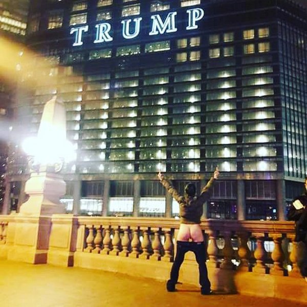 Голой жопой против Трампа Голой жопой против Трампа
