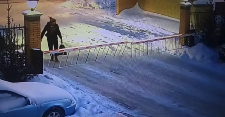 Это не девушка, это беда: самый смешной прыжок через шлагбаум (видео) Это не девушка, это беда: самый смешной прыжок через шлагбаум (видео)